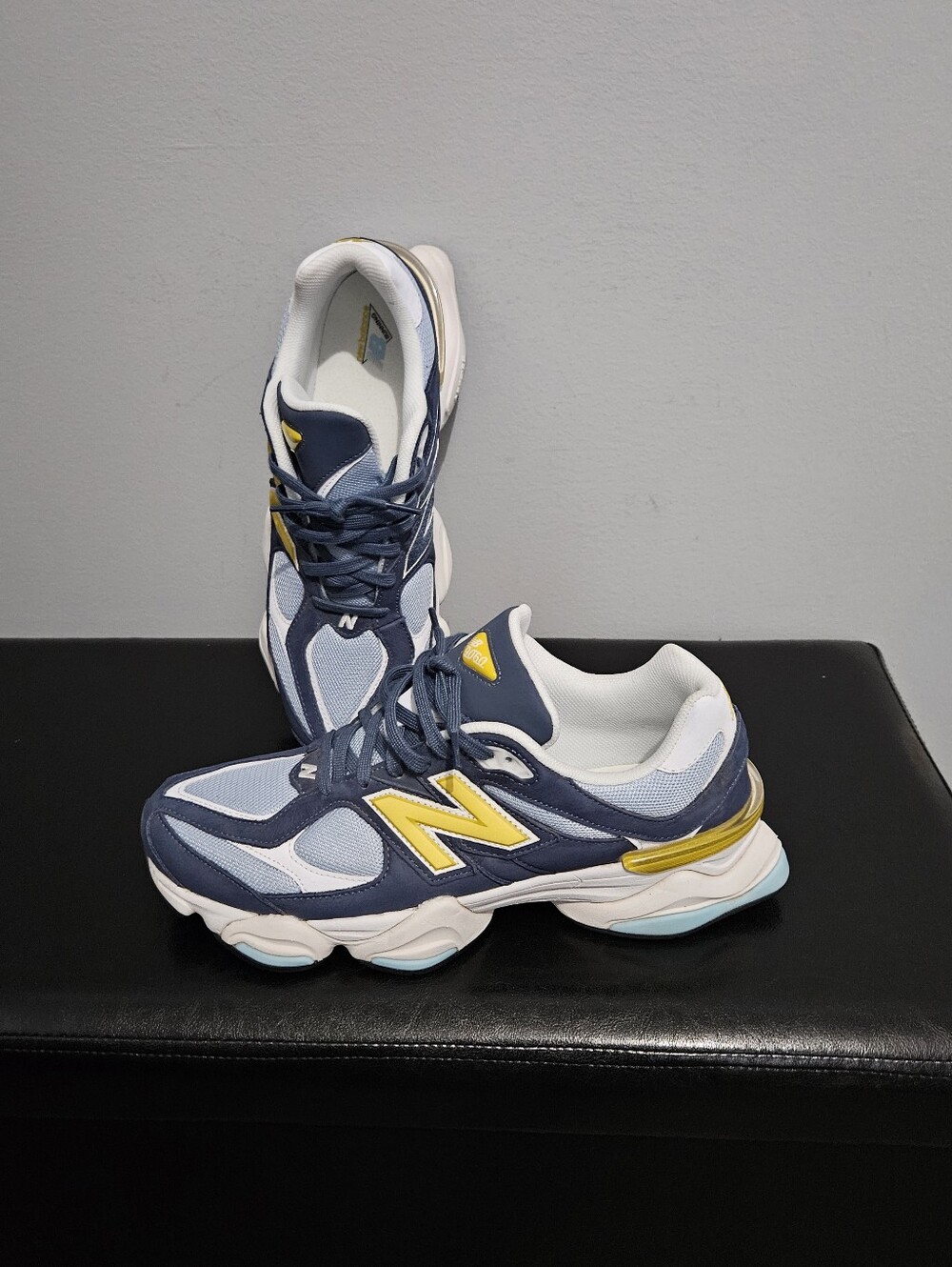 ⏰️1 Day Sale: Mens New Balance 9060 Sneakers - size 13 - Picture 4 of 10